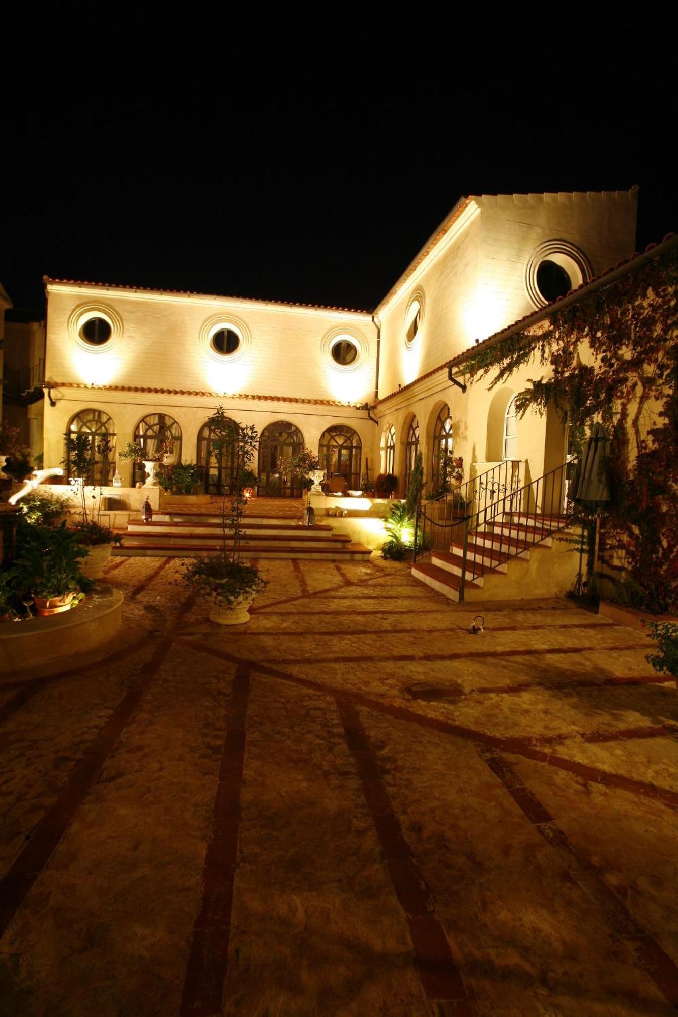 La Del Moro Hotel 2*